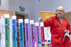 Pokazy chemiczne, prof. W. Bukowski