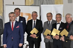 [VIDEO, FOTO] Rektor PRz uhonorowany złotym medalem Akademii Polskiego Sukcesu