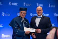 Gratulacje dla doktora honoris causa Marka Dareckiego,